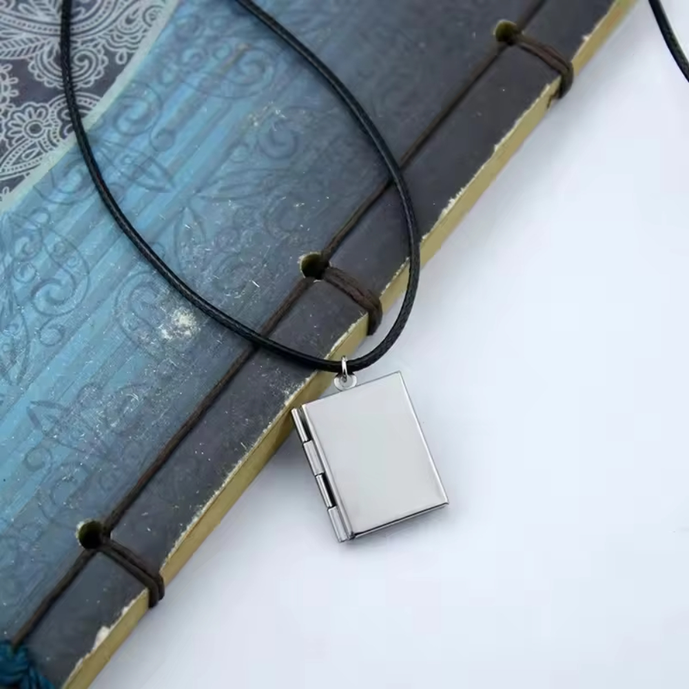 Square Photo Frame Pendant Ne - Men Accessories Photos recension och pris