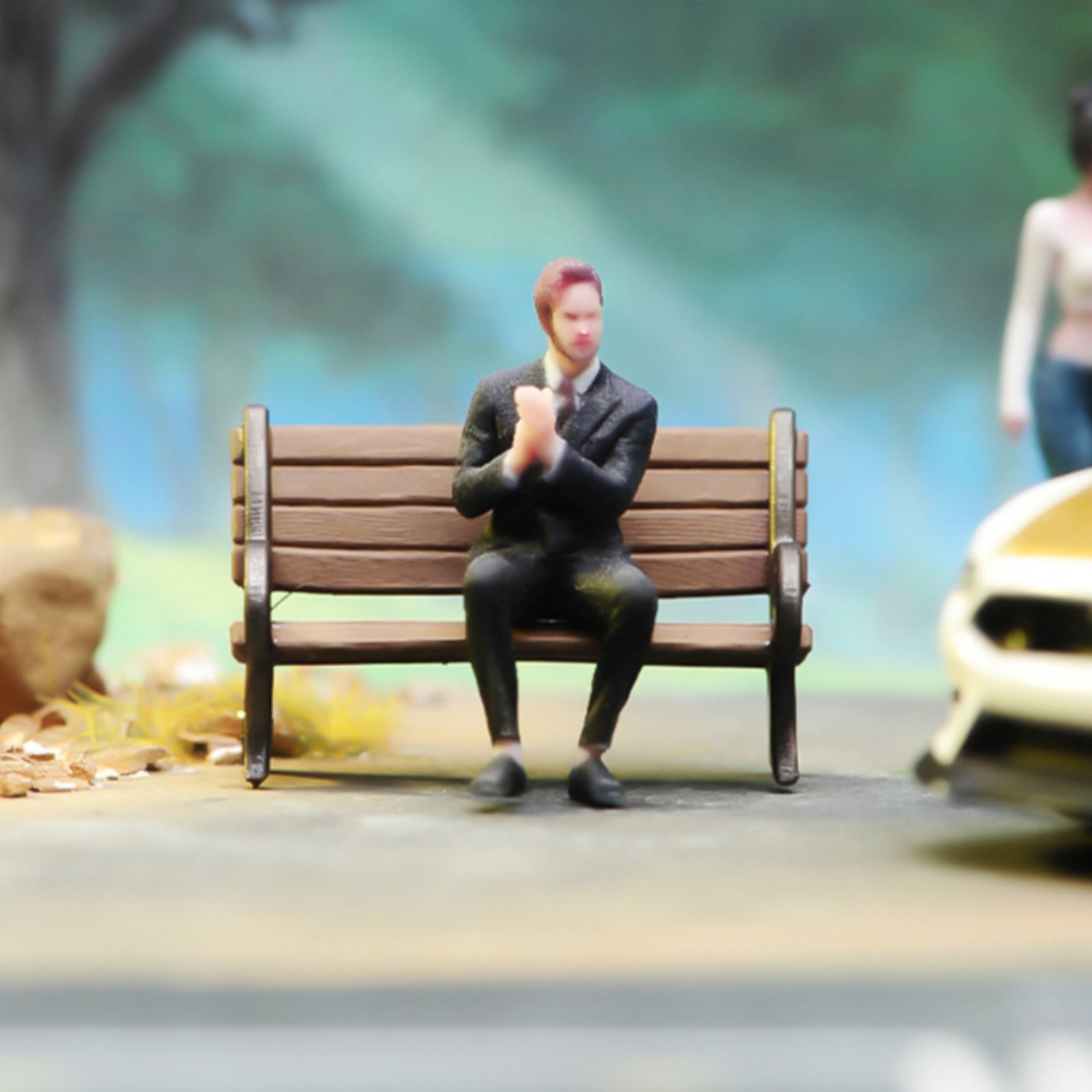 1:64 Scale Sitting Man Figure  - Men'S Accessories With Suits recension och pris